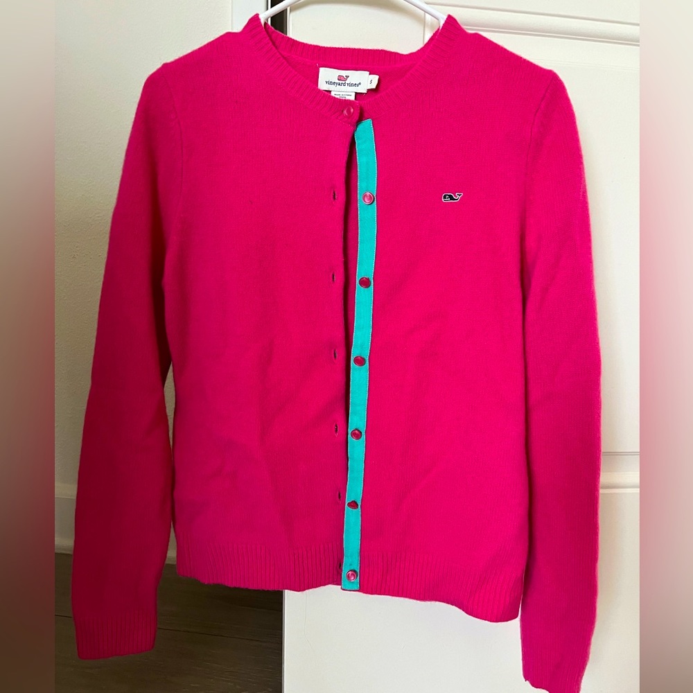 Vineyard Vines button up sweater